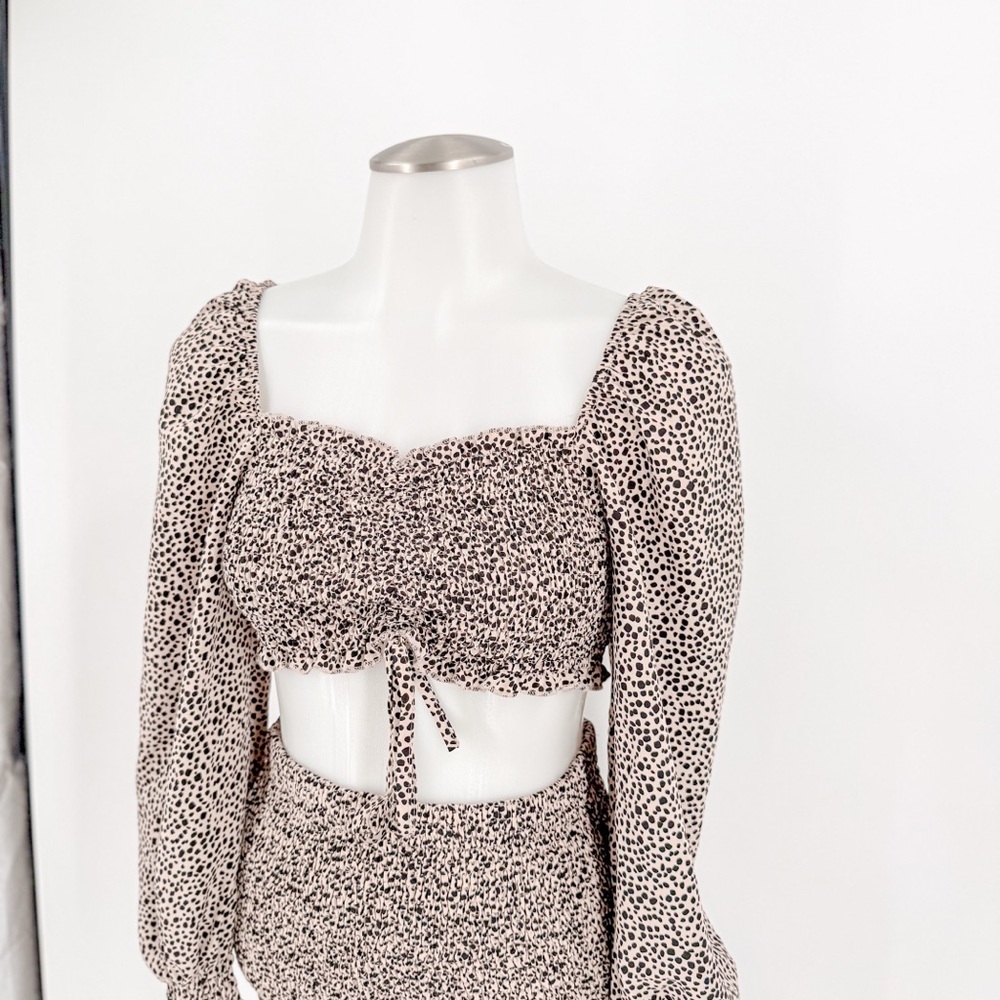 Elegant Cream and Black Mini Skirt Set - Picture 2 of 7